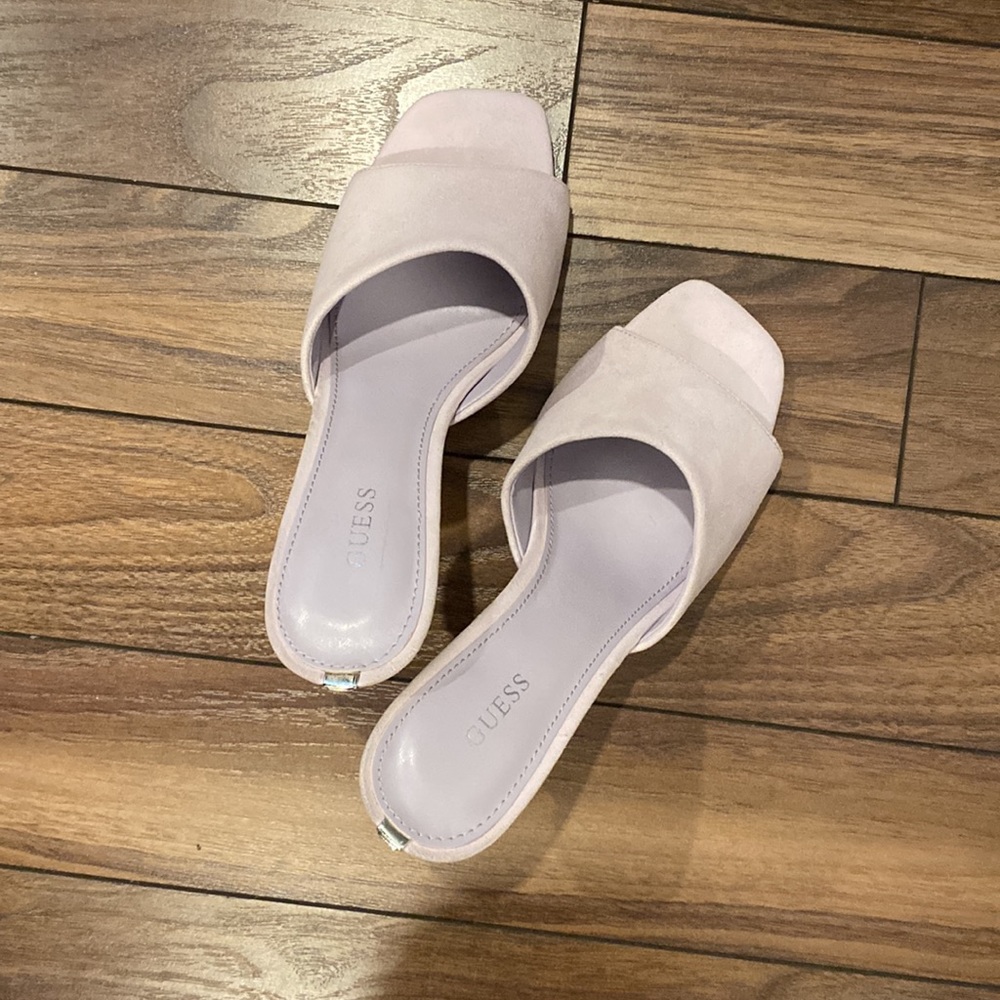 GUESS Women’s Lilac Faux Suede Slip-on Square toe Heeled Mules Size 7.5 US